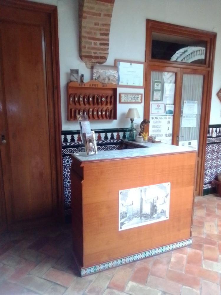 Hostal Comercio Carmona  Esterno foto